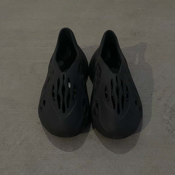 Yeezy Foam Runner - Picture 2 of 5